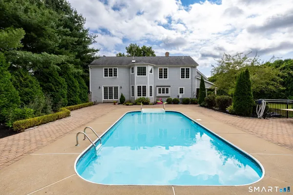 33 KNOB HILL LN