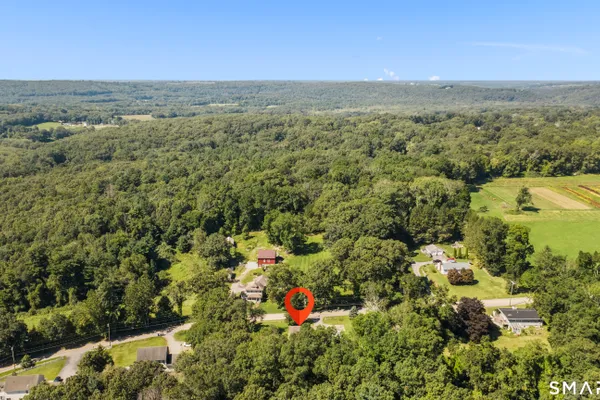 69 PAUTIPAUG HILL RD