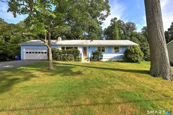 17 OAKRIDGE DR