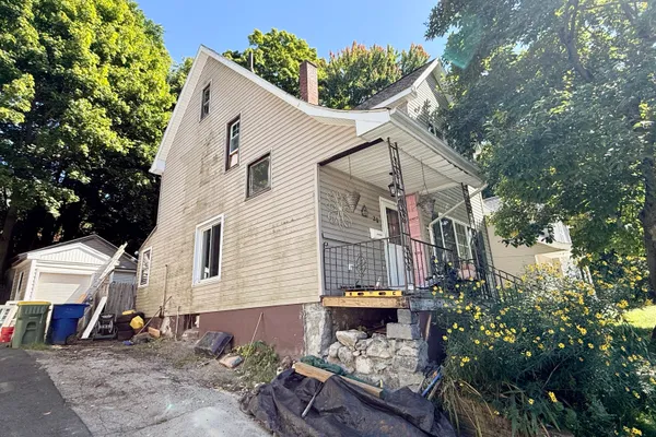 20 TERRACE AVE