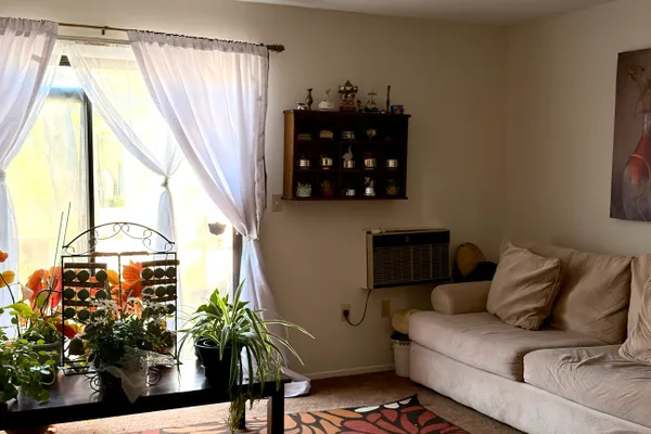 122 SUTTON PL 122