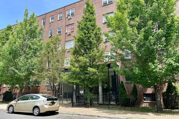40 OWEN ST D9