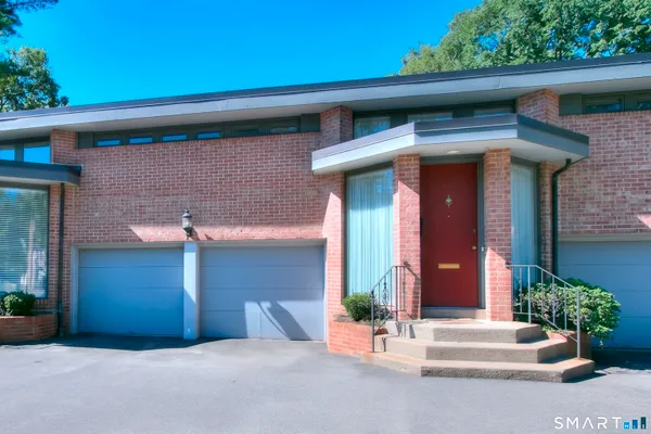 160 FAIRFIELD WOODS RD 25