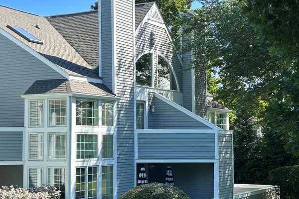 10 HALE LN 10