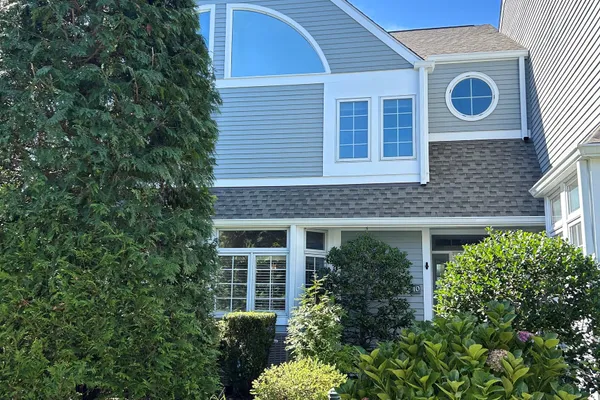 10 HALE LN 10