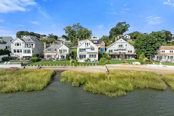 64 SHOREFRONT PARK