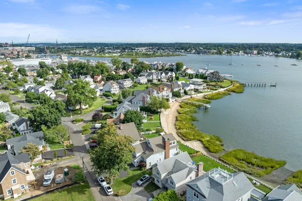64 SHOREFRONT PARK