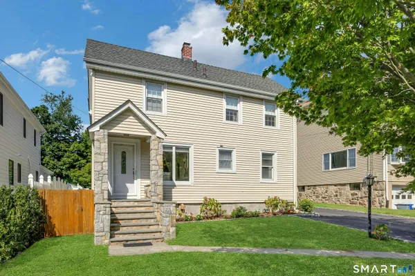 17 THORNHILL RD