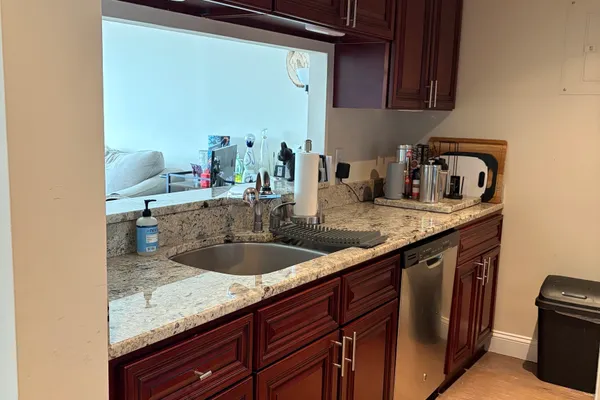 127 GREYROCK PL 1207