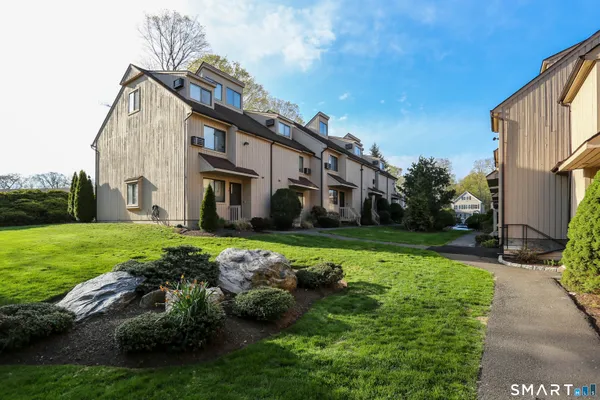 19 WOODWAY RD 16