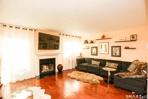 19 WOODWAY RD 16