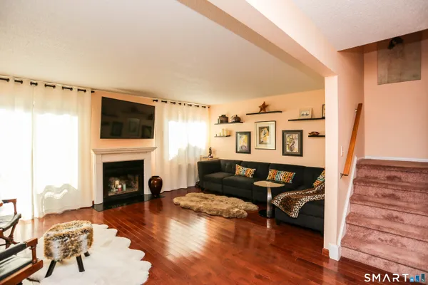19 WOODWAY RD 16