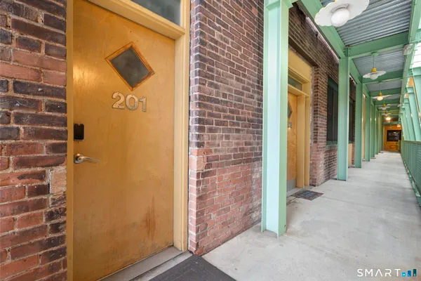43 CHESTNUT ST 201