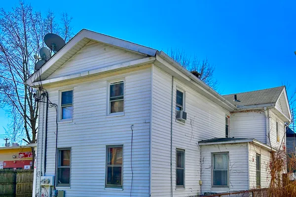 170 ELIZABETH ST