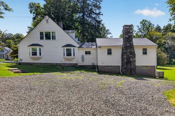 79 CHESTNUT HILL RD