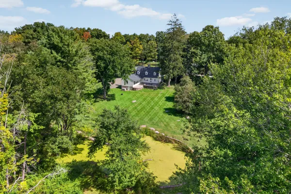 79 CHESTNUT HILL RD