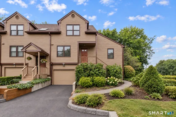 10 EDGEHILL CIR 10