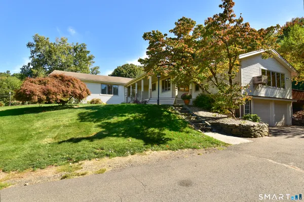 27 GAIL DR