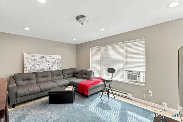 466 MIDDLETOWN AVE 7