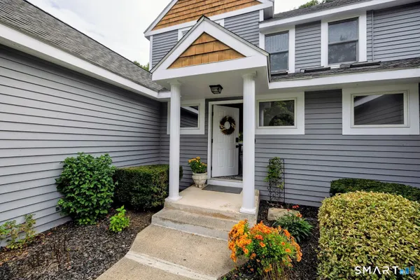 40 RIVERWALK DR