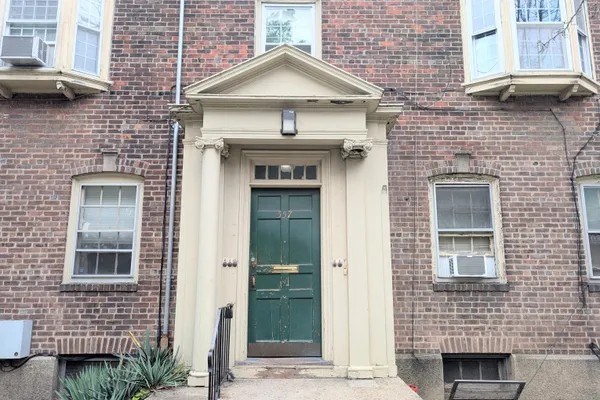557 WILMOT AVE 6