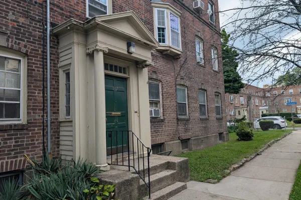 557 WILMOT AVE 6