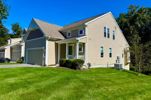 1073 AUGUSTA DR 1073
