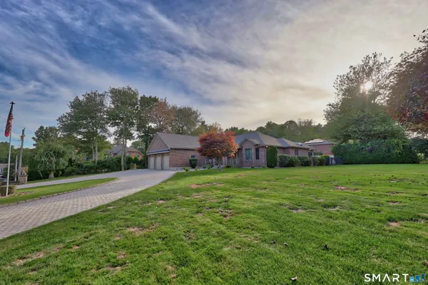 4 FLORENCE DR