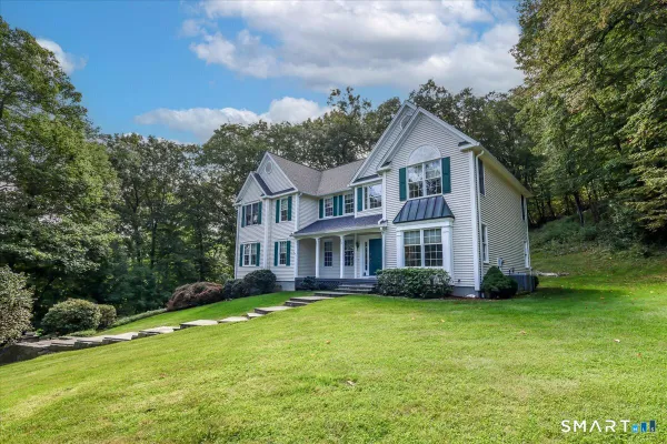 57 MEADOWOOD DR