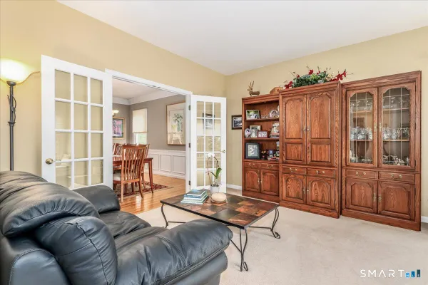 57 MEADOWOOD DR