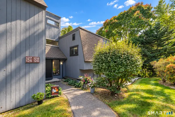 126 MALLARD DR 126