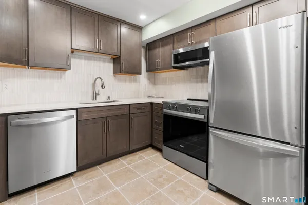 67 PERRY ST 114