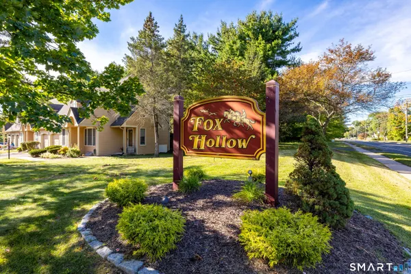 53 FOX HOLLOW DR 53