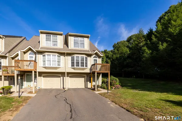 53 FOX HOLLOW DR 53