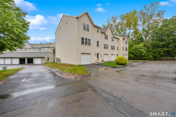 40 CORNERSTONE CT 16