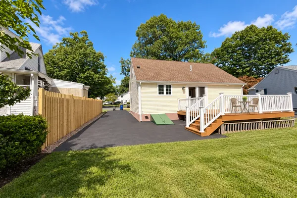 34 WINSLOW DR