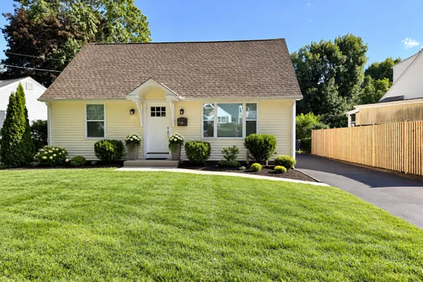 34 WINSLOW DR