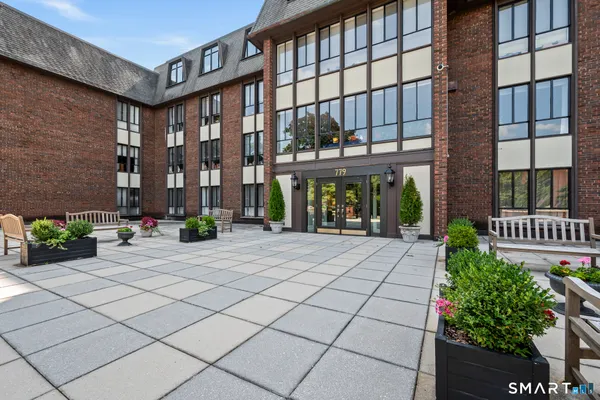 779 PROSPECT AVE 4