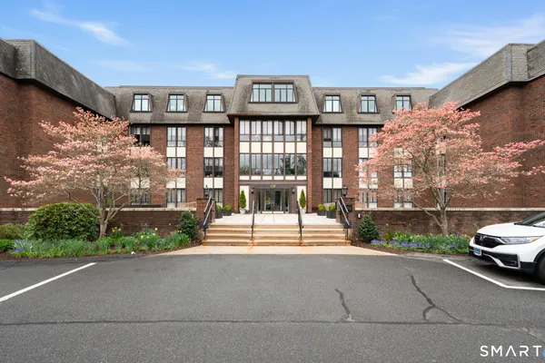 779 PROSPECT AVE 4