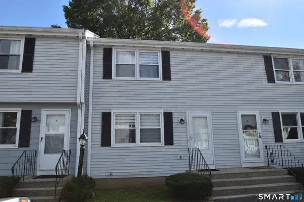 6 GARLAND DR 6