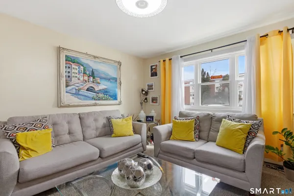 27 BELAIR DR 27