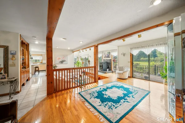 1 BAYBERRY RD
