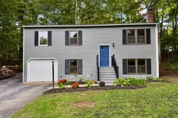 25 ASHER AVE