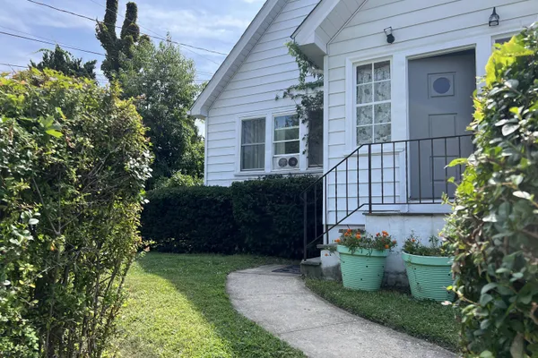 34 CALDWELL AVE
