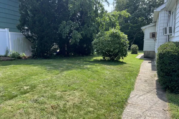 34 CALDWELL AVE