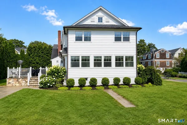 4 BRADLEY ST