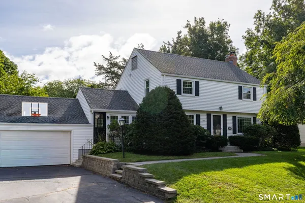110 RICHMOND LN