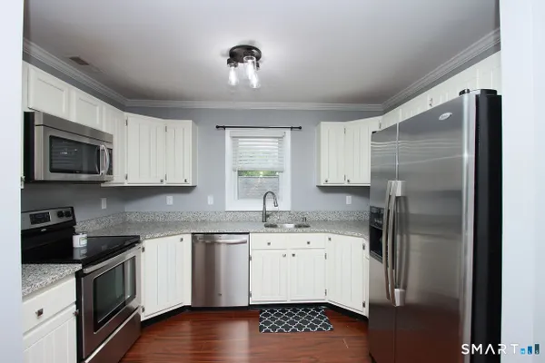 40 CORNERSTONE CT 32
