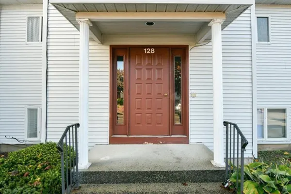128 HAMDEN AVE E
