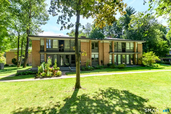 160 FAIRFIELD WOODS RD 66